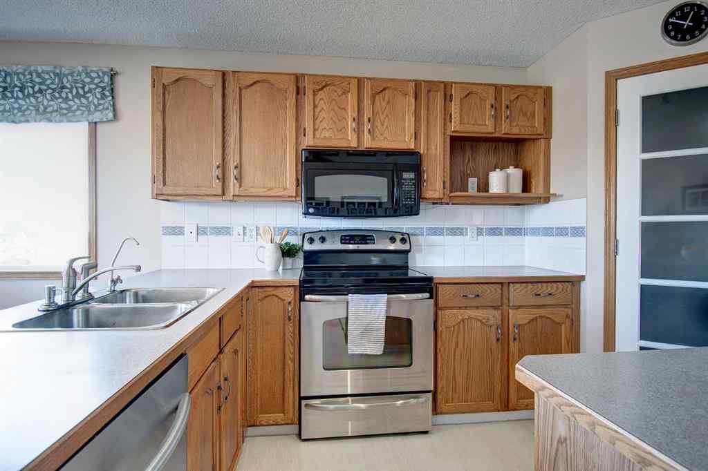MLS® A2253114 - 8 Canoe Circle SW in Canals Airdrie, Residential