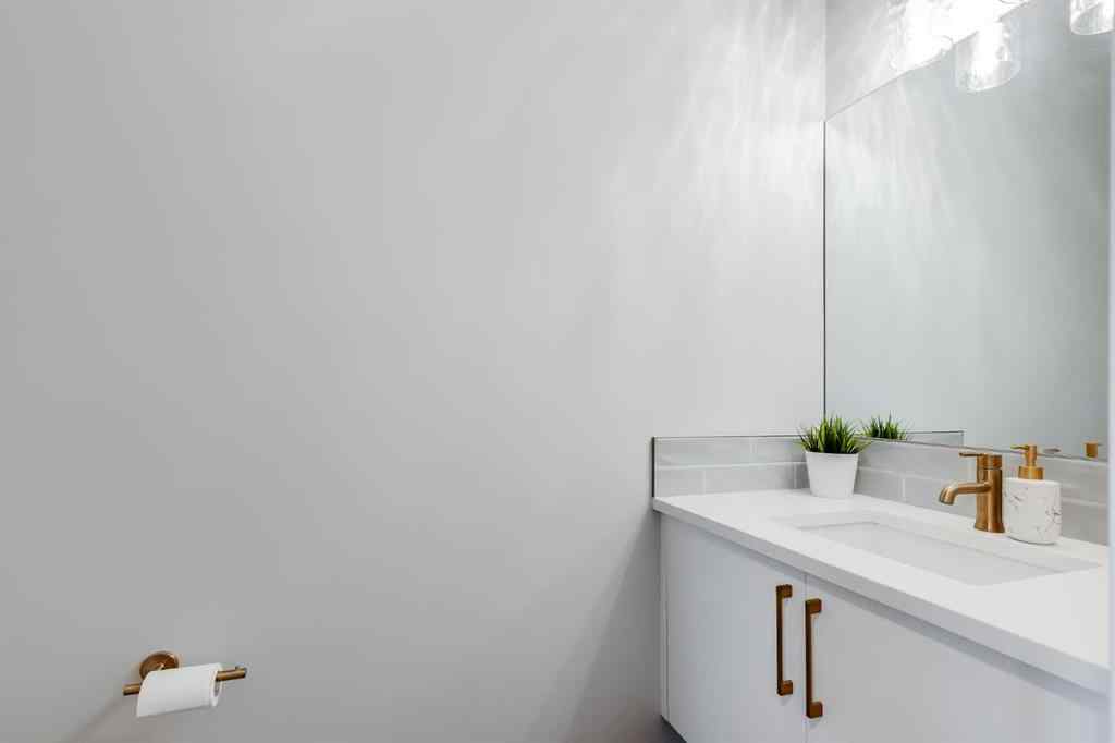 MLS® A2253136 - 10 West Grove Common SW in West Springs Calgary, Residential