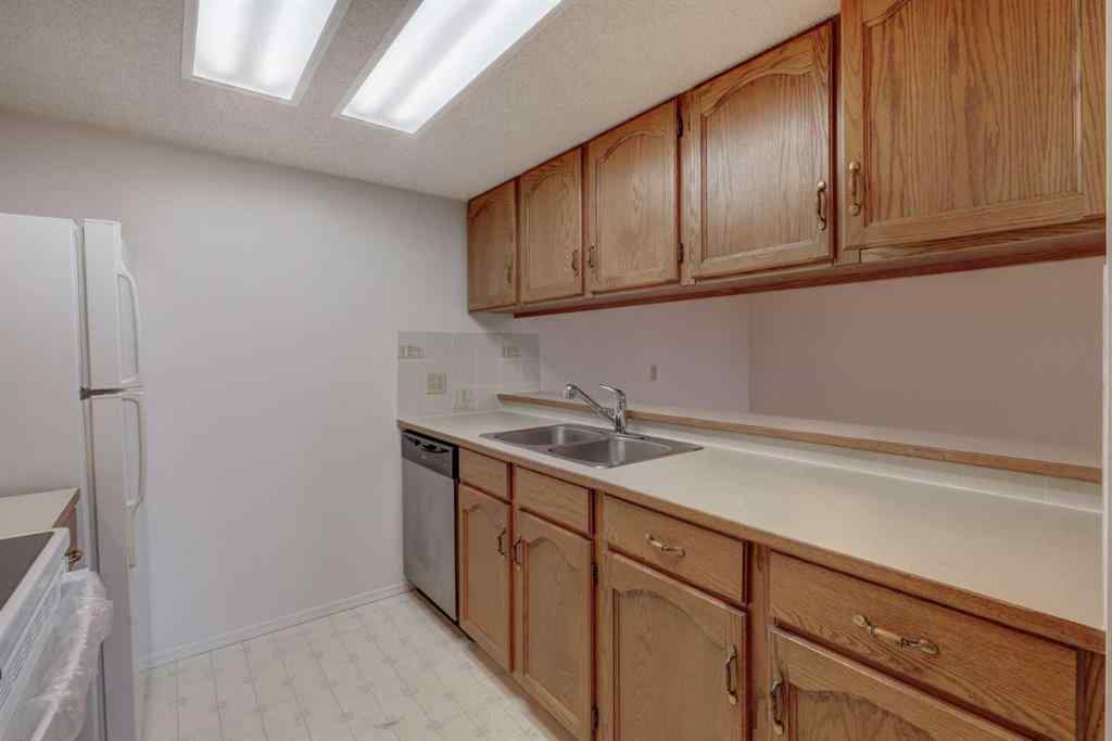 MLS® A2253142 - Unit #403 2011 University Drive NW in University Heights Calgary, Residential