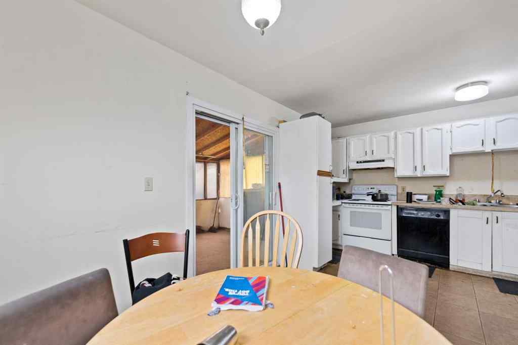 MLS® A2253149 - 110 39 Street SE in Forest Heights Calgary, Residential