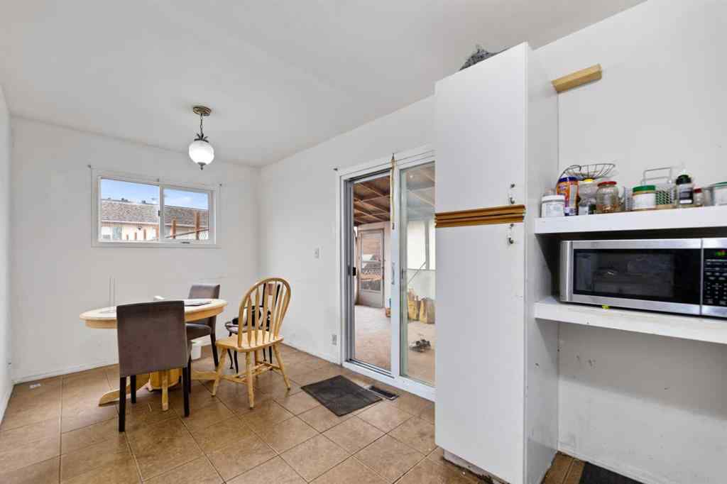 MLS® A2253149 - 110 39 Street SE in Forest Heights Calgary, Residential