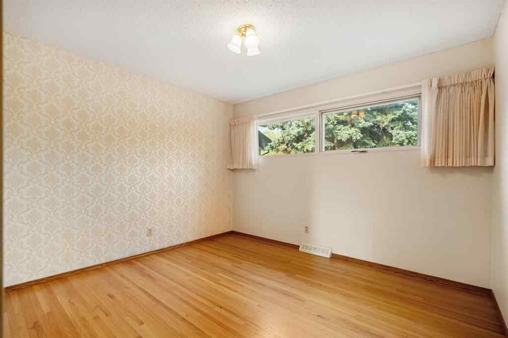 MLS® A2253153 - 427 Willow Grove Crescent SE in Willow Park Calgary, Residential