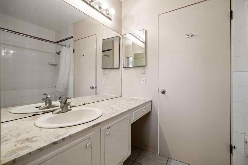 MLS® A2253153 - 427 Willow Grove Crescent SE in Willow Park Calgary, Residential