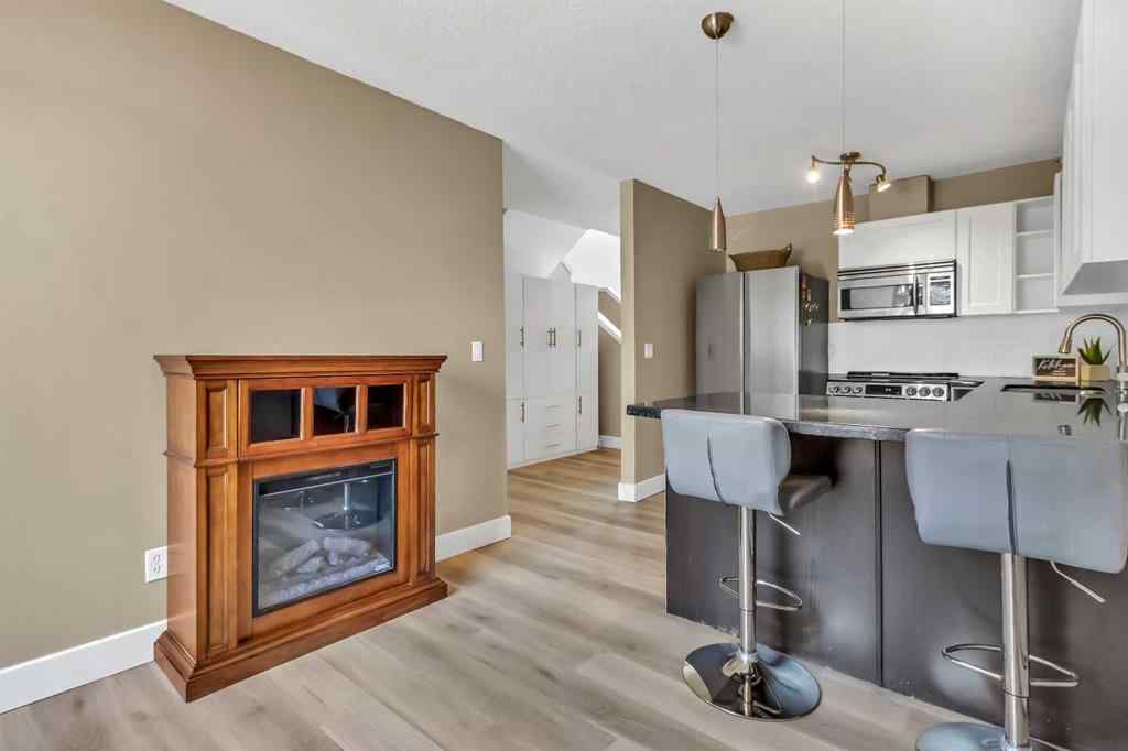 MLS® A2253157 - Unit #8 218 Village Terrace SW in Patterson Calgary, Residential
