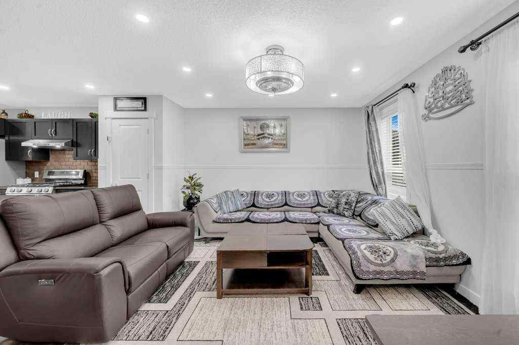 MLS® A2253177 - 2088 Luxstone Boulevard SW in Luxstone Airdrie, Residential