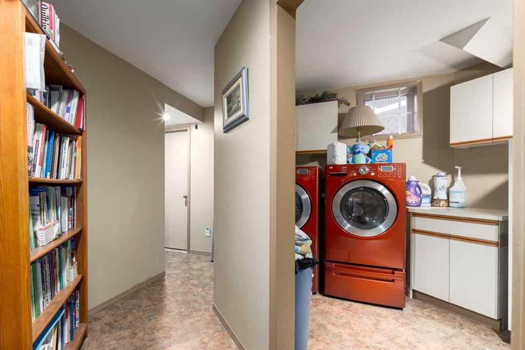 MLS® A2253184 - 2219 Westmount Road NW in West Hillhurst Calgary, Residential
