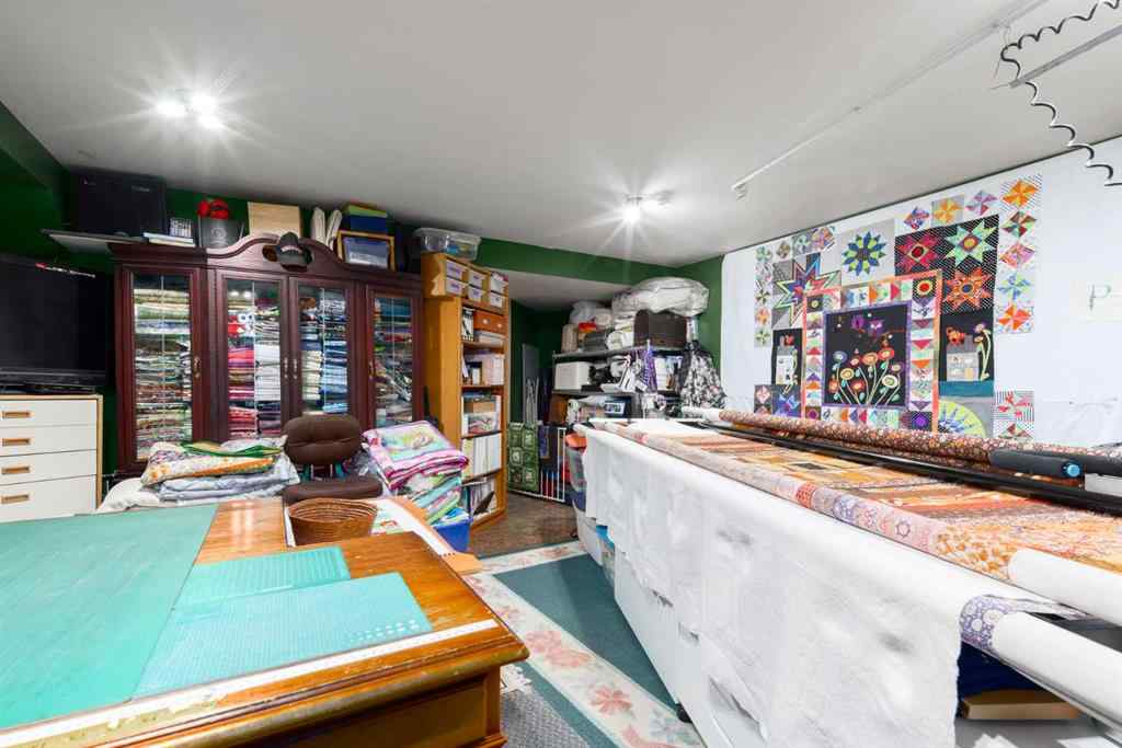 MLS® A2253184 - 2219 Westmount Road NW in West Hillhurst Calgary, Residential