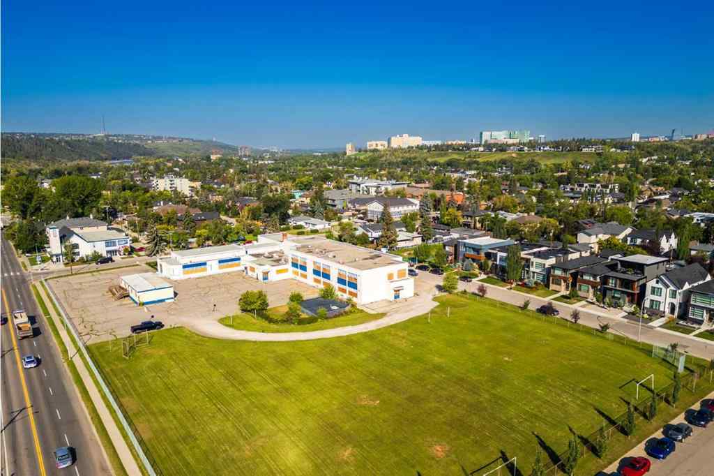 MLS® A2253184 - 2219 Westmount Road NW in West Hillhurst Calgary, Residential