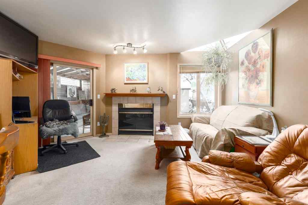 MLS® A2253184 - 2219 Westmount Road NW in West Hillhurst Calgary, Residential