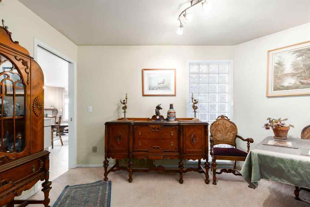 MLS® A2253184 - 2219 Westmount Road NW in West Hillhurst Calgary, Residential