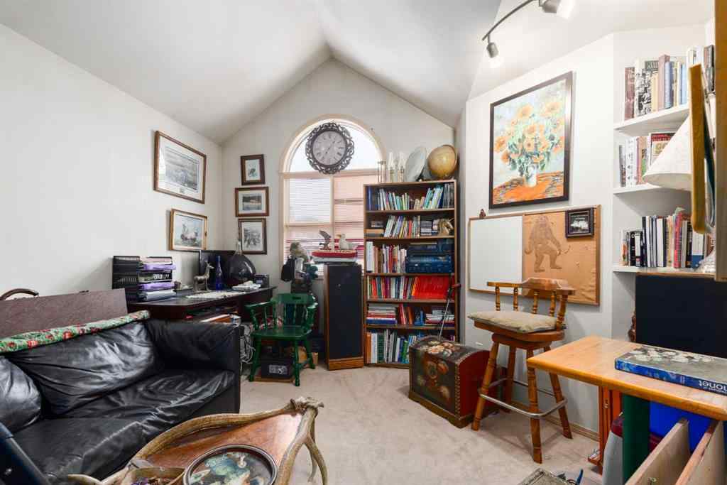 MLS® A2253184 - 2219 Westmount Road NW in West Hillhurst Calgary, Residential