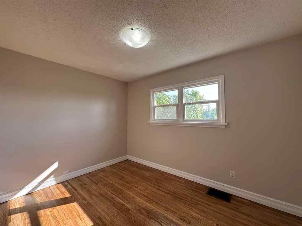 MLS® A2253191 - 5401 58 Street  in Central Ponoka Ponoka, Residential