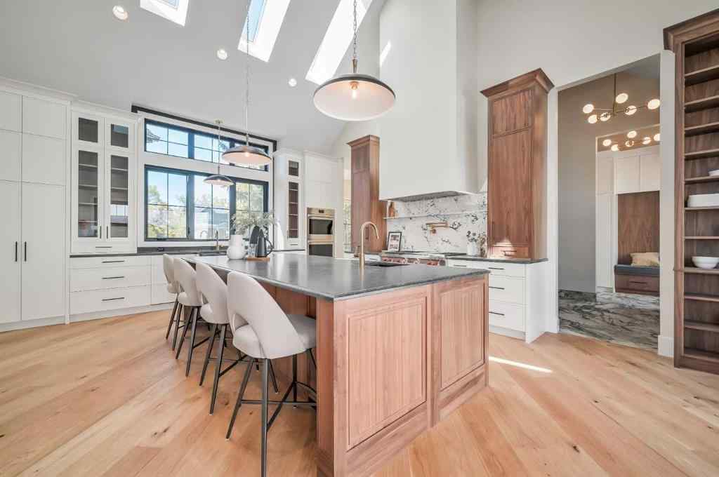 MLS® A2253209 - 1608 49 Avenue SW in Altadore Calgary, Residential