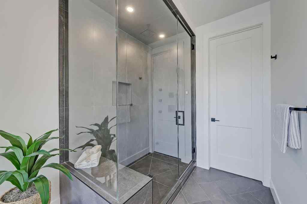 MLS® A2253214 - 737 36 Street NW in Parkdale Calgary, Residential