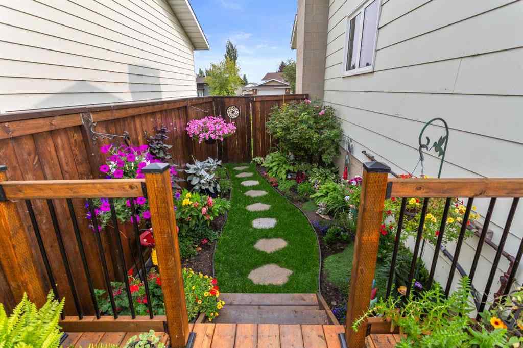 MLS® A2253217 - 4204 72 Street  in Duggan Park Camrose, Residential