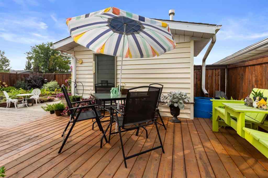 MLS® A2253217 - 4204 72 Street  in Duggan Park Camrose, Residential