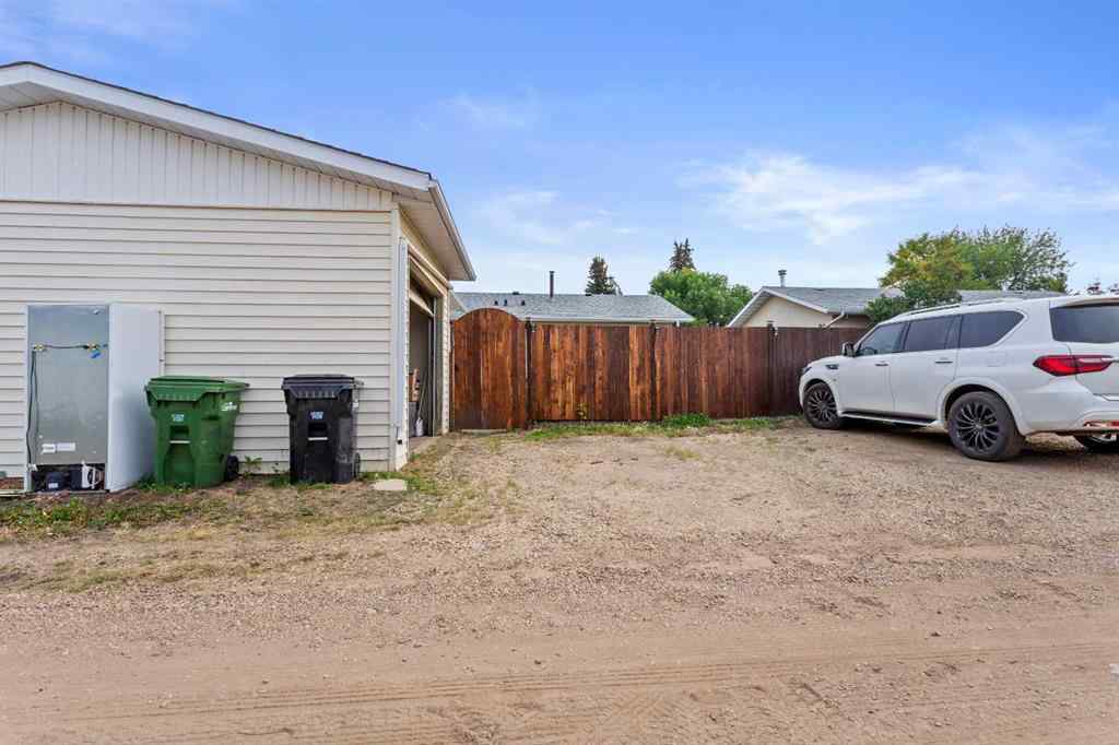 MLS® A2253217 - 4204 72 Street  in Duggan Park Camrose, Residential