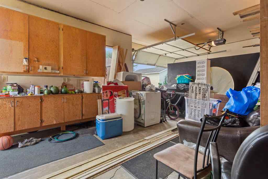 MLS® A2253217 - 4204 72 Street  in Duggan Park Camrose, Residential