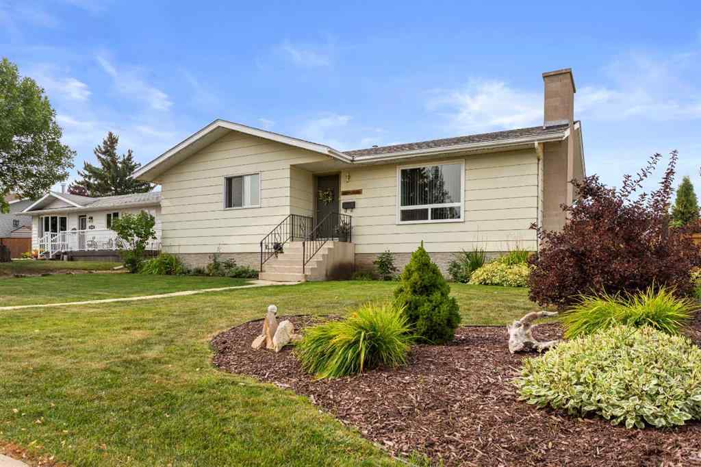 MLS® A2253217 - 4204 72 Street  in Duggan Park Camrose, Residential