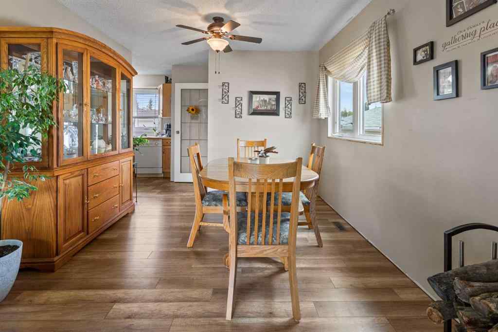 MLS® A2253217 - 4204 72 Street  in Duggan Park Camrose, Residential