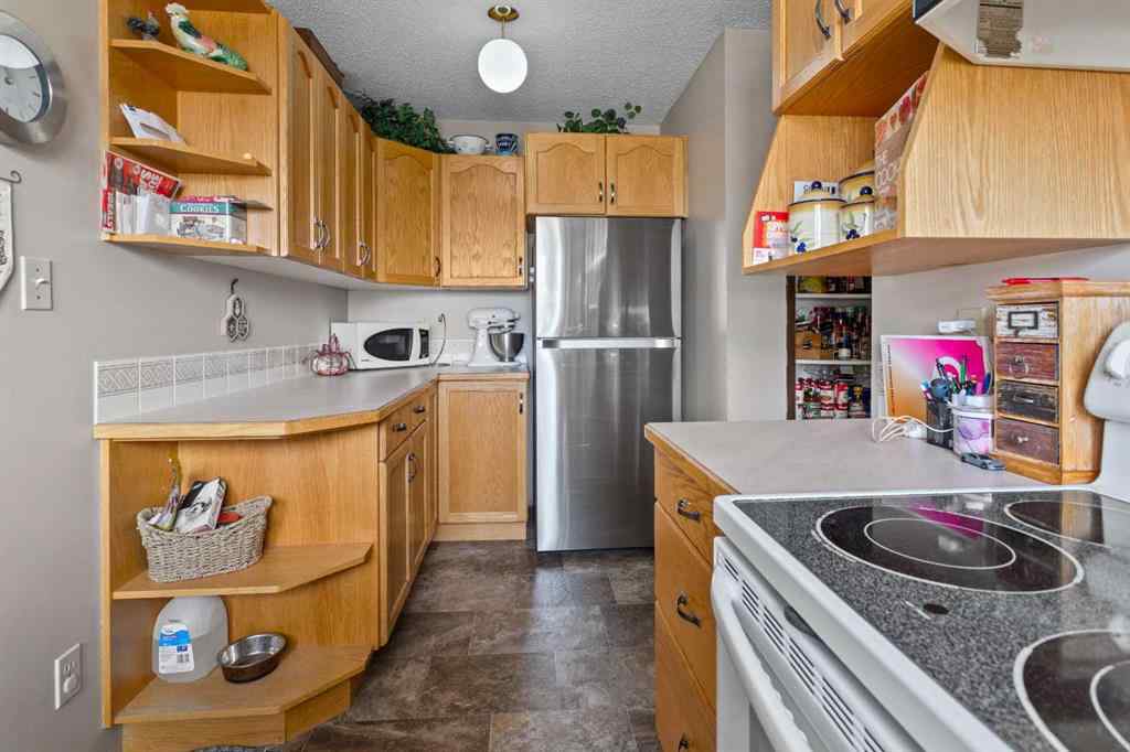 MLS® A2253217 - 4204 72 Street  in Duggan Park Camrose, Residential