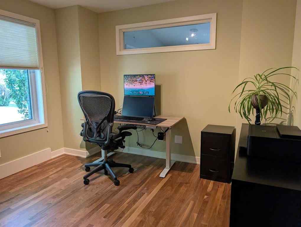 MLS® A2253223 - 633 23 Avenue NE in Winston Heights/Mountview Calgary, Residential