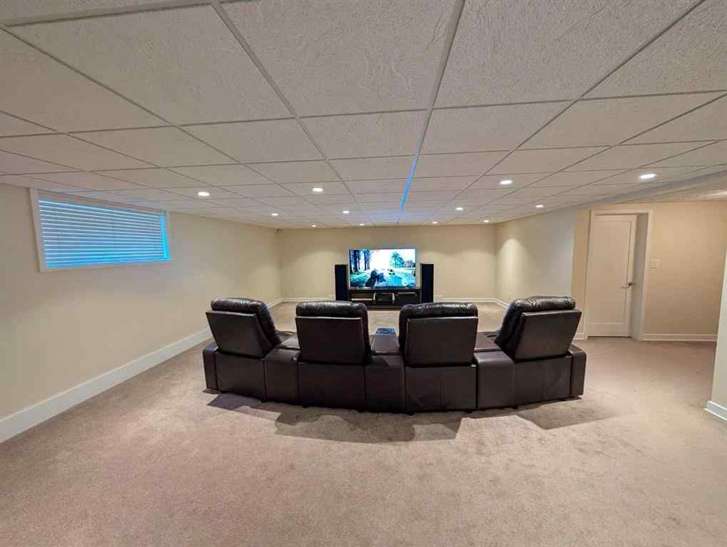 MLS® A2253223 - 633 23 Avenue NE in Winston Heights/Mountview Calgary, Residential