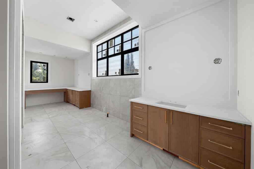MLS® A2253224 - 518 33 Avenue SW in Rideau Park Calgary, Residential