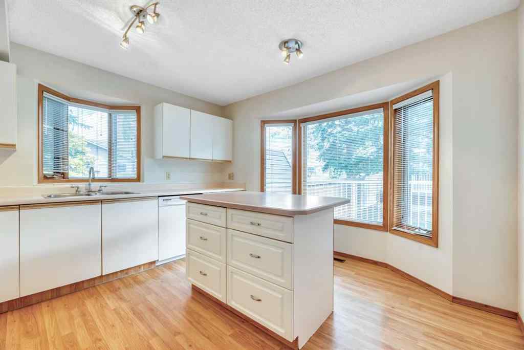 MLS® A2253229 - 103 Riverglen Park SE in Riverbend Calgary, Residential