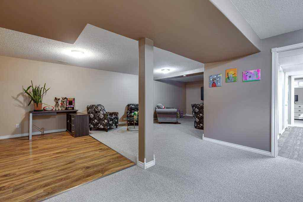 MLS® A2253232 - 5651 45 Street  in Westpark Innisfail Innisfail, Residential