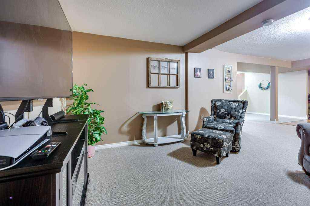 MLS® A2253232 - 5651 45 Street  in Westpark Innisfail Innisfail, Residential