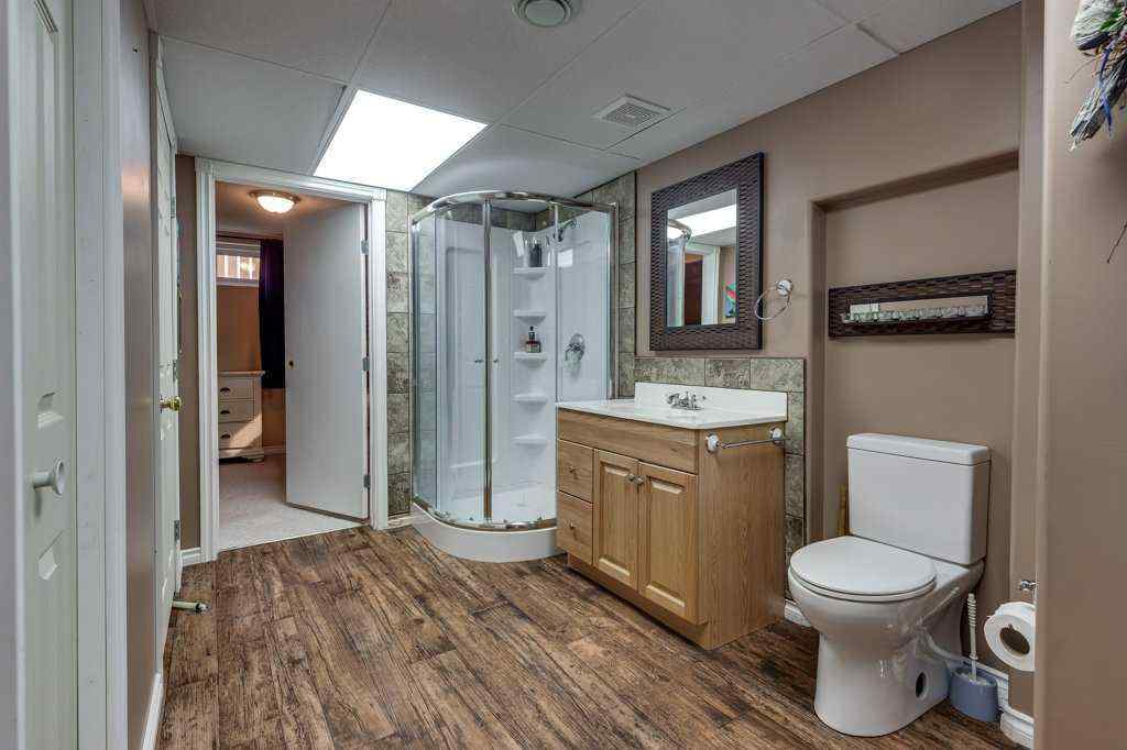 MLS® A2253232 - 5651 45 Street  in Westpark Innisfail Innisfail, Residential