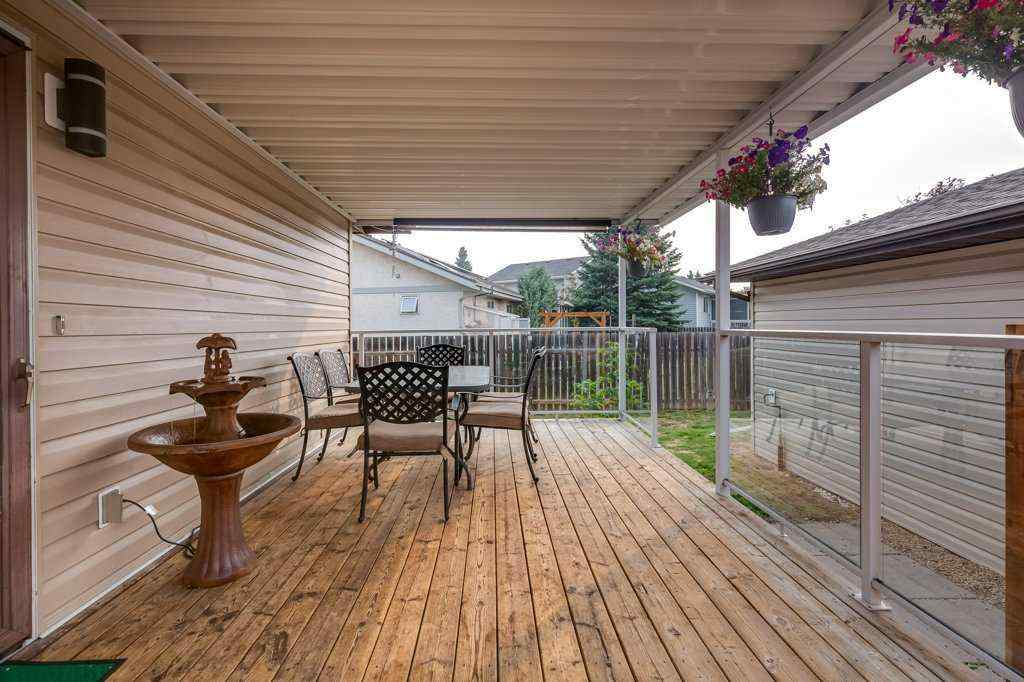 MLS® A2253232 - 5651 45 Street  in Westpark Innisfail Innisfail, Residential