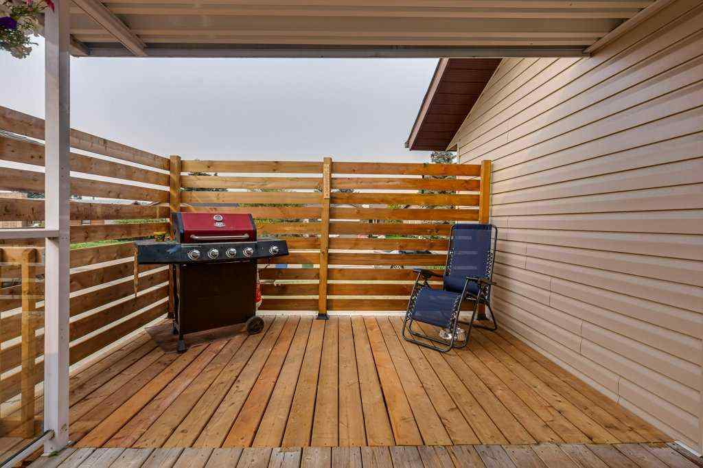 MLS® A2253232 - 5651 45 Street  in Westpark Innisfail Innisfail, Residential