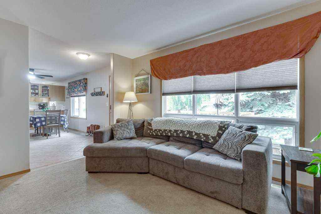 MLS® A2253232 - 5651 45 Street  in Westpark Innisfail Innisfail, Residential