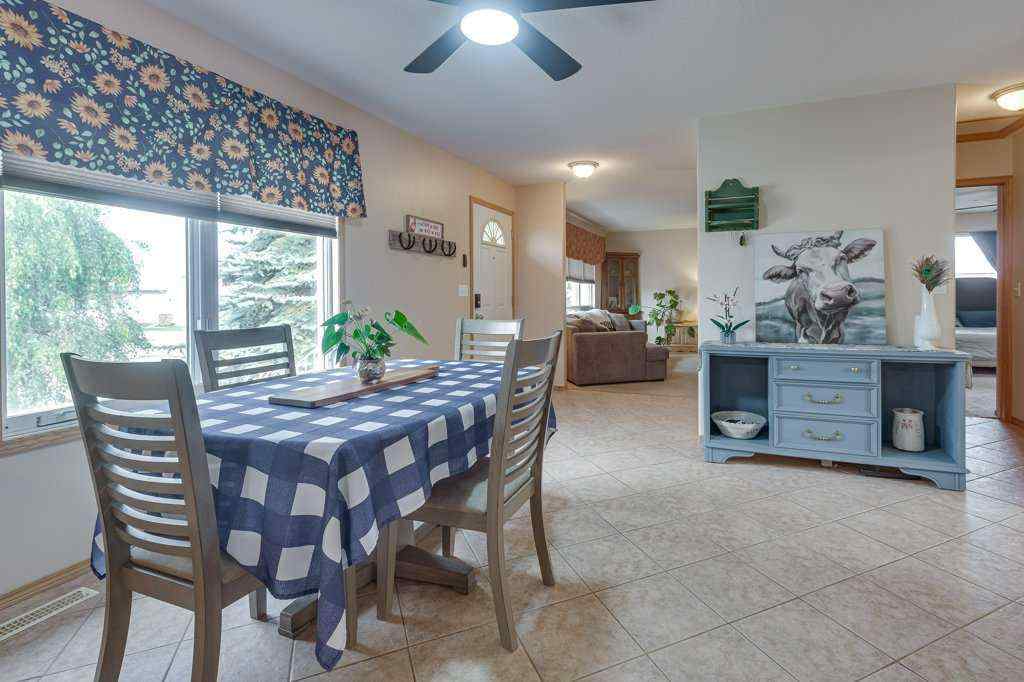 MLS® A2253232 - 5651 45 Street  in Westpark Innisfail Innisfail, Residential
