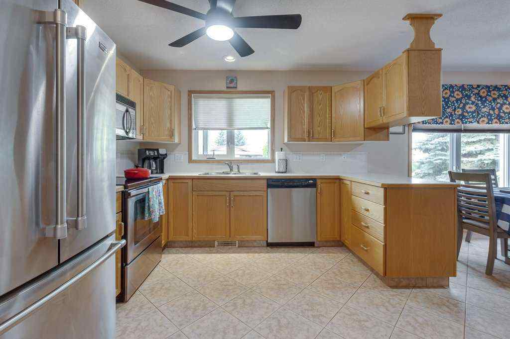 MLS® A2253232 - 5651 45 Street  in Westpark Innisfail Innisfail, Residential