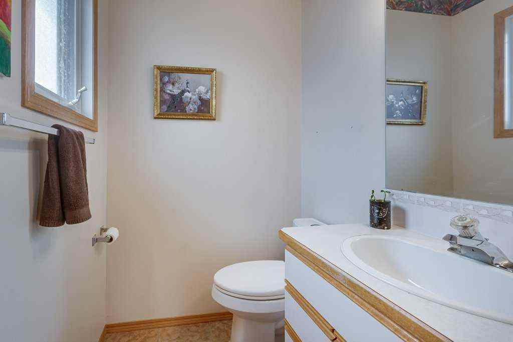 MLS® A2253232 - 5651 45 Street  in Westpark Innisfail Innisfail, Residential
