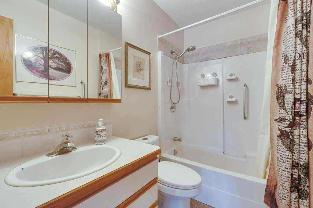 MLS® A2253232 - 5651 45 Street  in Westpark Innisfail Innisfail, Residential
