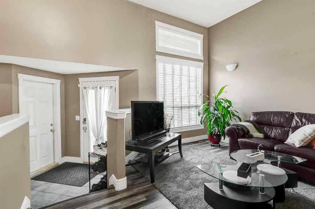 MLS® A2253236 - 10205 86 Street  in Crystal Landing Grande Prairie, Residential