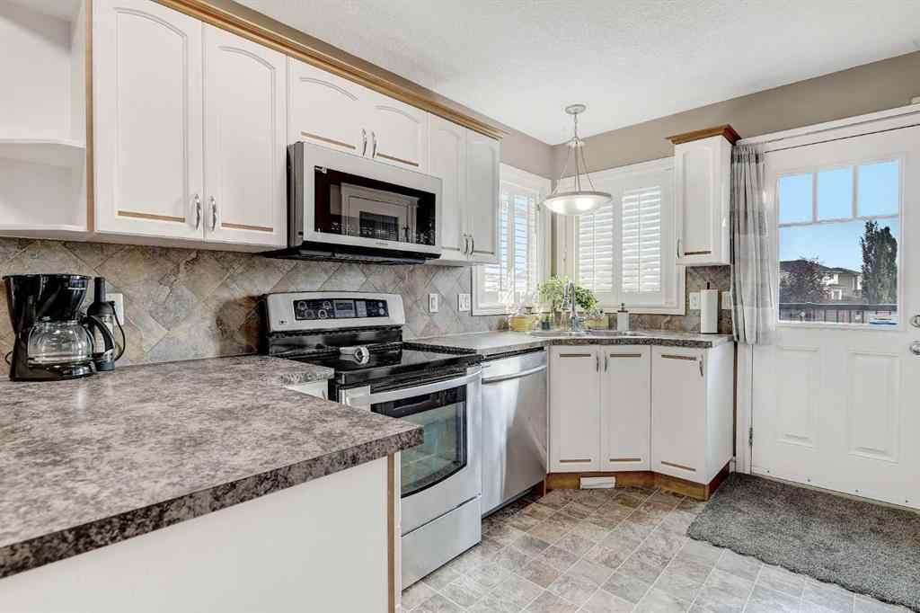 MLS® A2253236 - 10205 86 Street  in Crystal Landing Grande Prairie, Residential