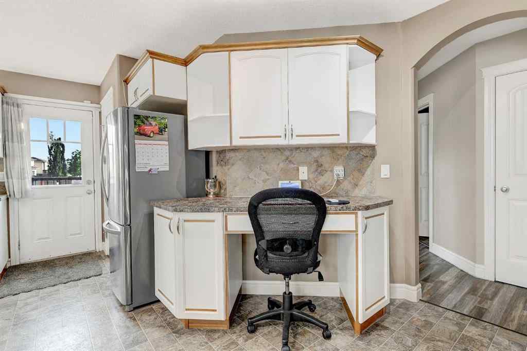 MLS® A2253236 - 10205 86 Street  in Crystal Landing Grande Prairie, Residential