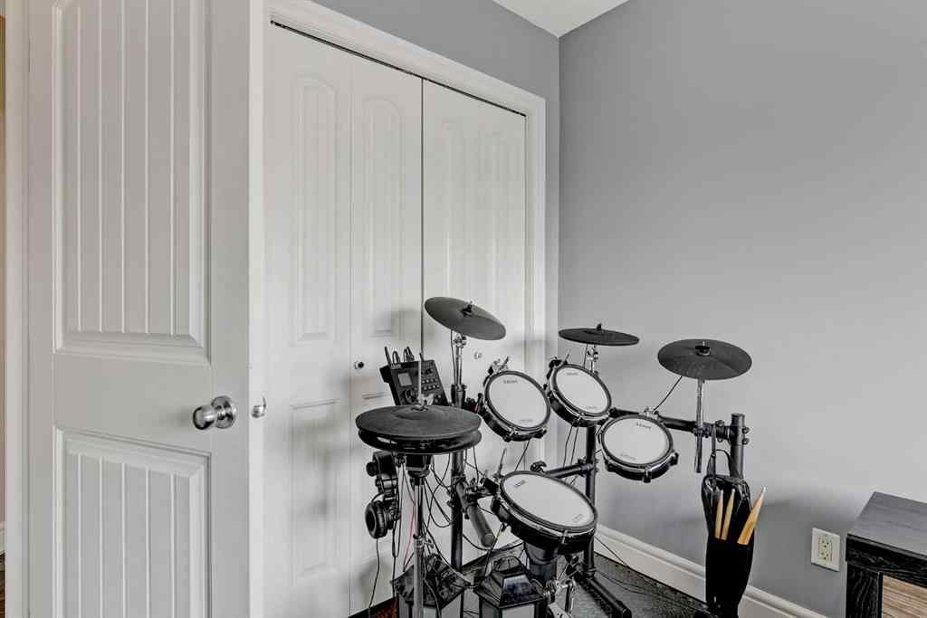 MLS® A2253236 - 10205 86 Street  in Crystal Landing Grande Prairie, Residential