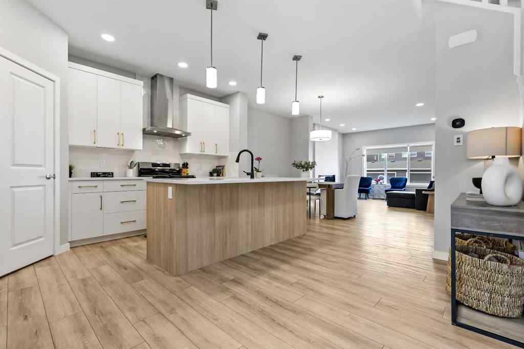 MLS® A2253244 - 47 Finch Gardens SE in Rangeview Calgary, Residential