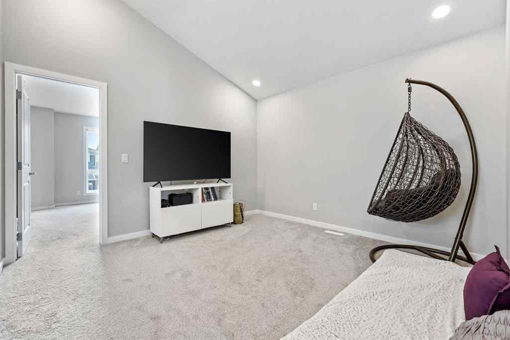 MLS® A2253244 - 47 Finch Gardens SE in Rangeview Calgary, Residential