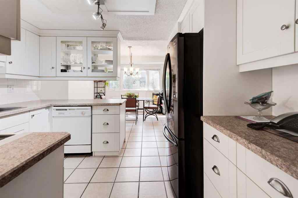 MLS® A2253250 - Unit #110 2300 Oakmoor Drive SW in Palliser Calgary, Residential