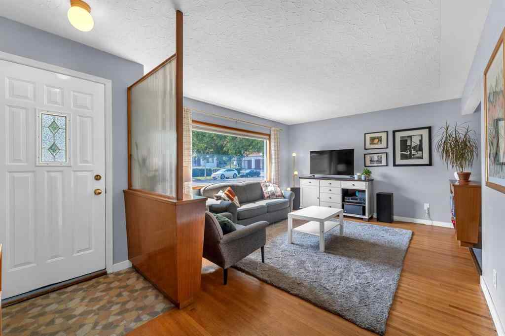 MLS® A2253259 - 120A 27 Avenue NE in Tuxedo Park Calgary, Residential