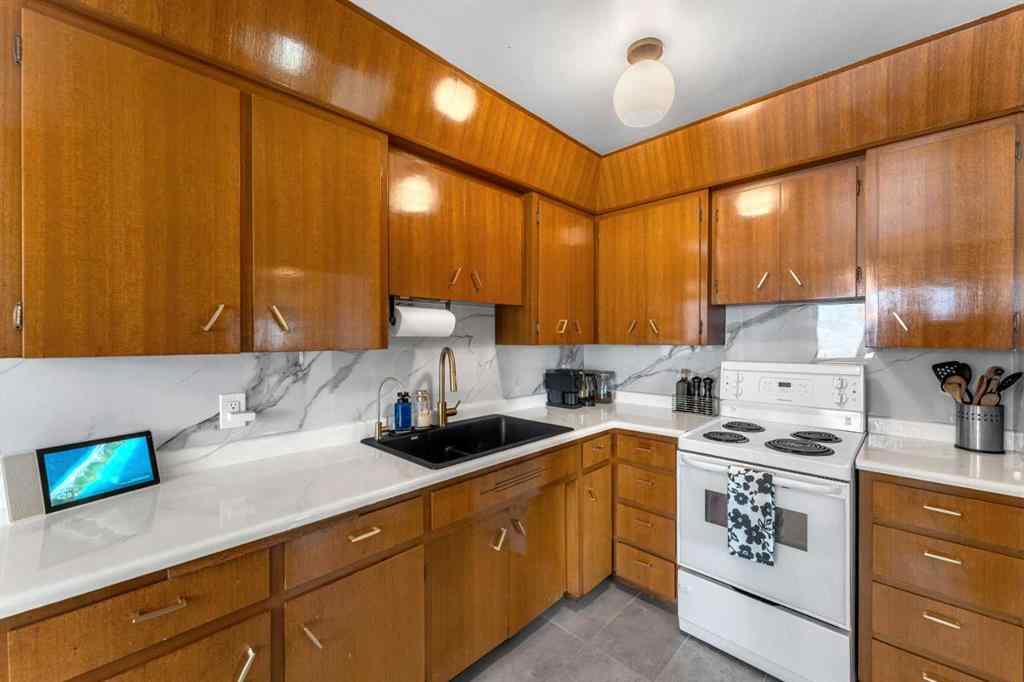 MLS® A2253259 - 120A 27 Avenue NE in Tuxedo Park Calgary, Residential