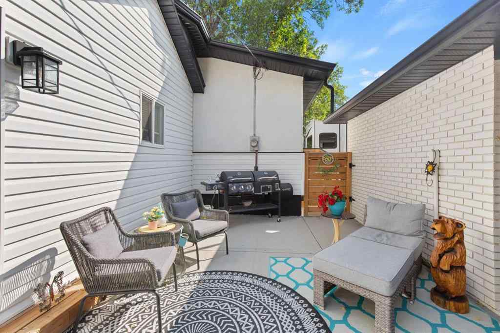 MLS® A2253264 - 516 5 Street SE in NONE Redcliff, Residential