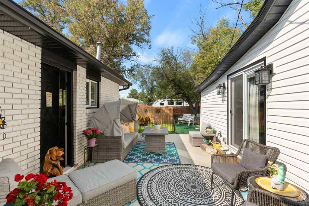 MLS® A2253264 - 516 5 Street SE in NONE Redcliff, Residential